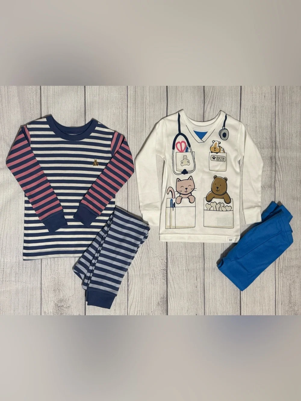 2 Sets of Baby GAP Pajamas Size 2